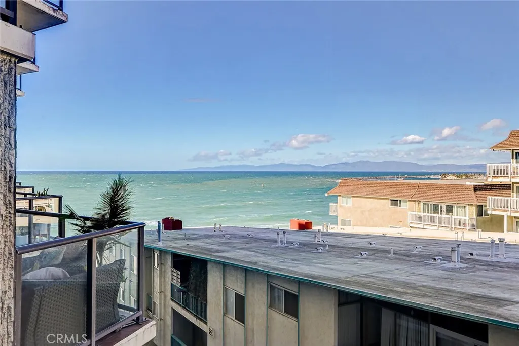 531 Esplanade 303, Redondo Beach, California 90277 home-pic-1