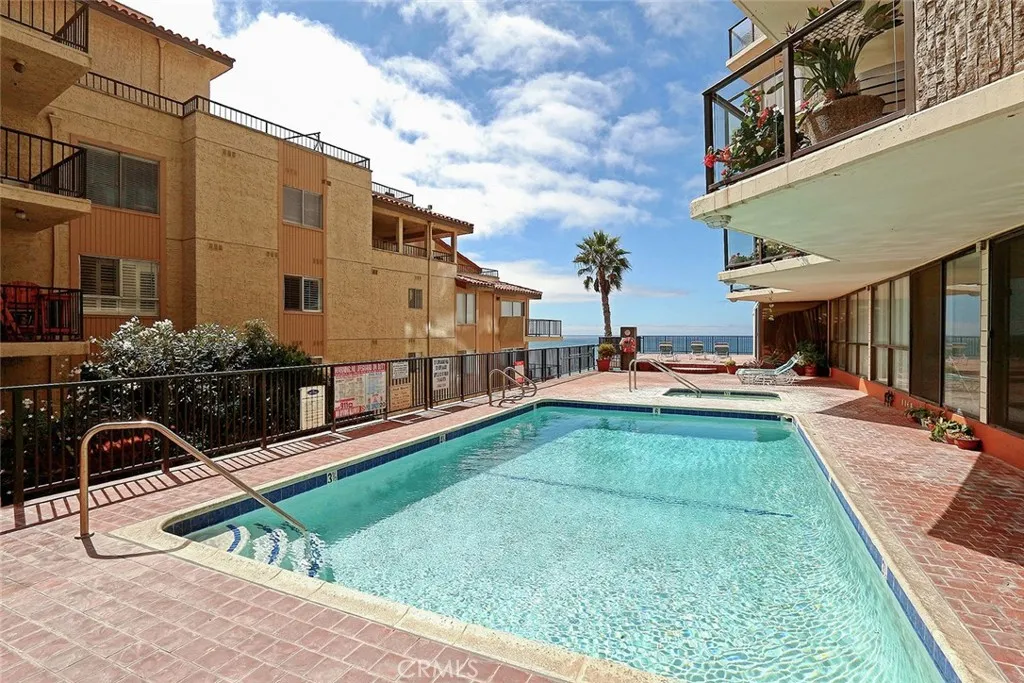 531 Esplanade 303, Redondo Beach, California 90277 home-pic-25