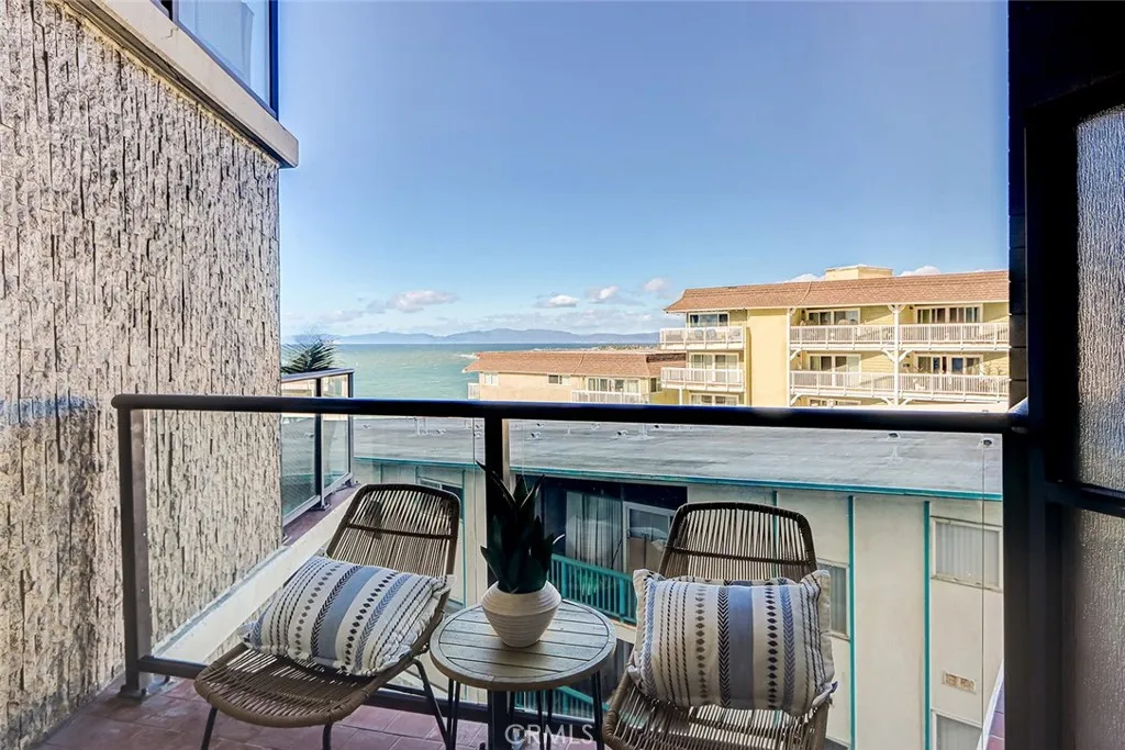 531 Esplanade 303, Redondo Beach, California 90277 home-pic-10