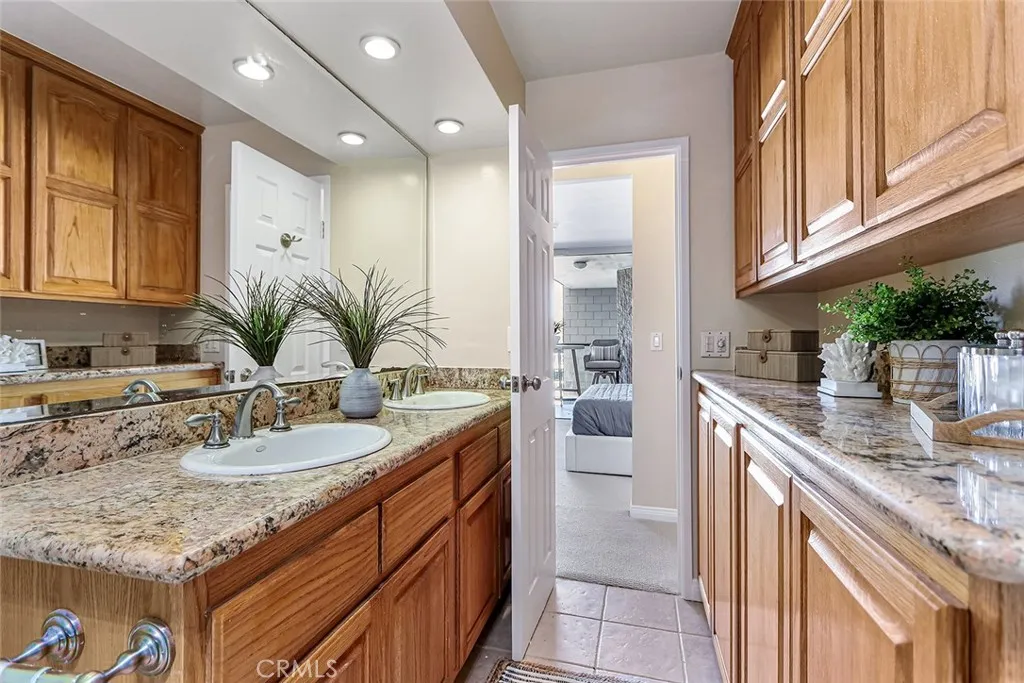 531 Esplanade 303, Redondo Beach, California 90277 home-pic-17