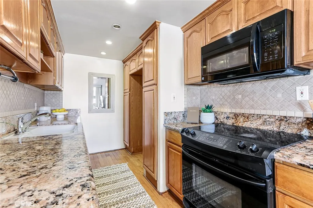 531 Esplanade 303, Redondo Beach, California 90277 home-pic-8