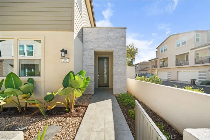 386 Chorus, Irvine, California 92618