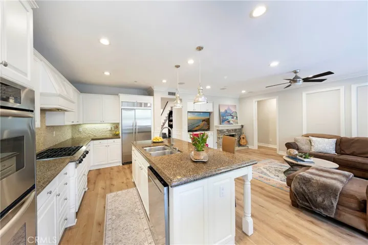 Kitchen adjacent to family room