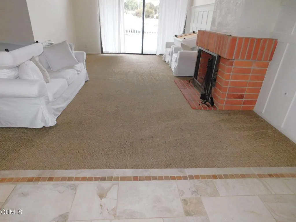2325 Kingsbridge Lane, Oxnard, California 93035 home-pic-4