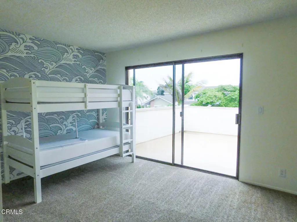 2325 Kingsbridge Lane, Oxnard, California 93035 home-pic-8