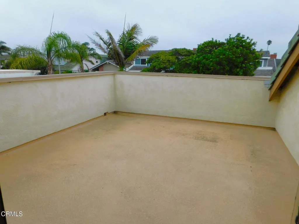 2325 Kingsbridge Lane, Oxnard, California 93035 home-pic-14