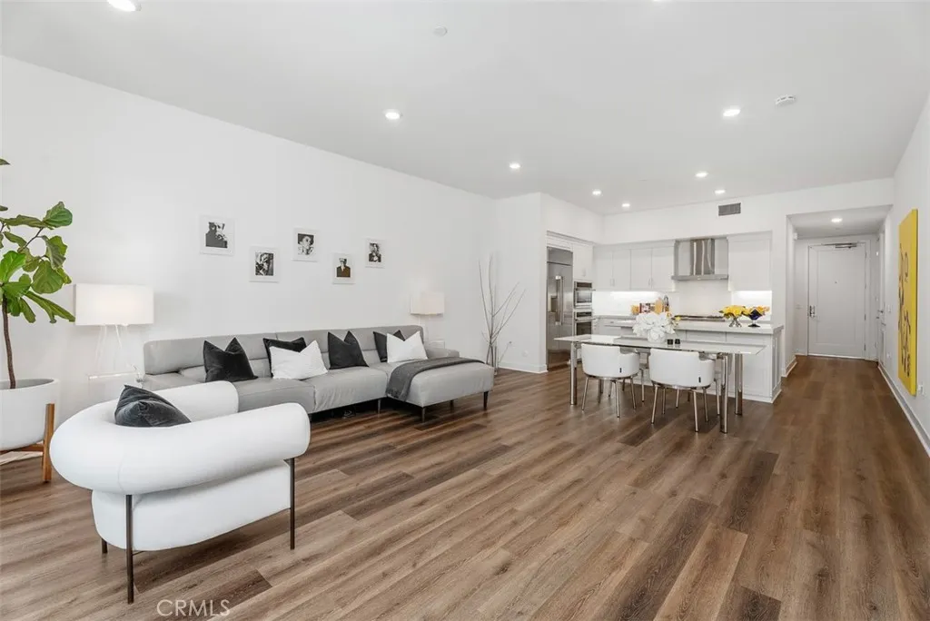 3305 Rivington, Irvine, California 92612 home-pic-2