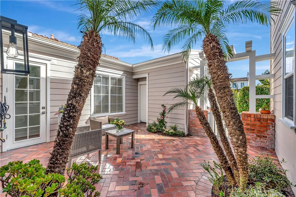 19229 Beckonridge, Huntington Beach, California 92648 home-pic-5