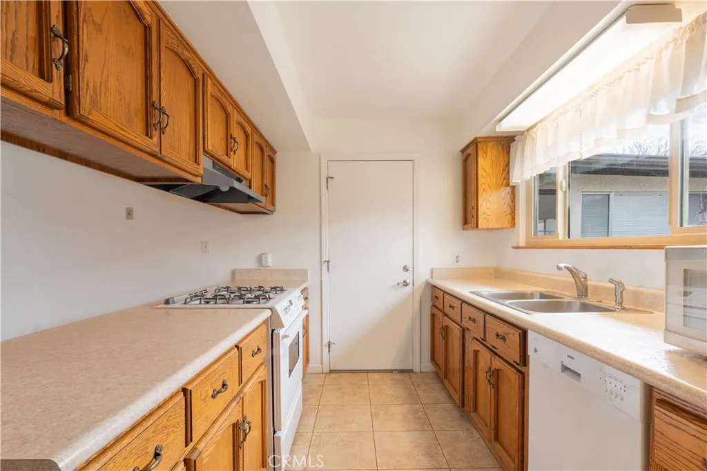 250 Santa Bella, Paso Robles, California 93446 home-pic-7