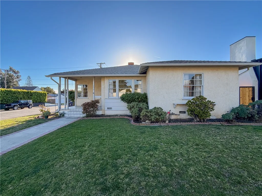 7975 Chase Avenue, Los Angeles, California 90045 home-pic-1