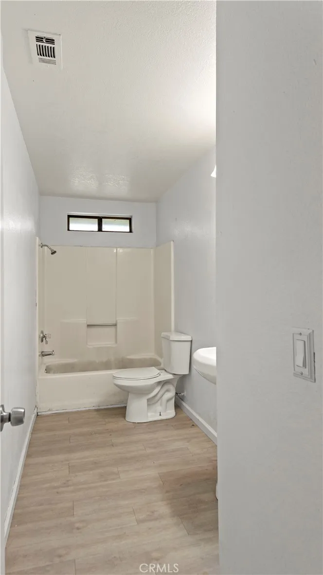 8222 3rd Avenue, Hesperia, California 92345 home-pic-18