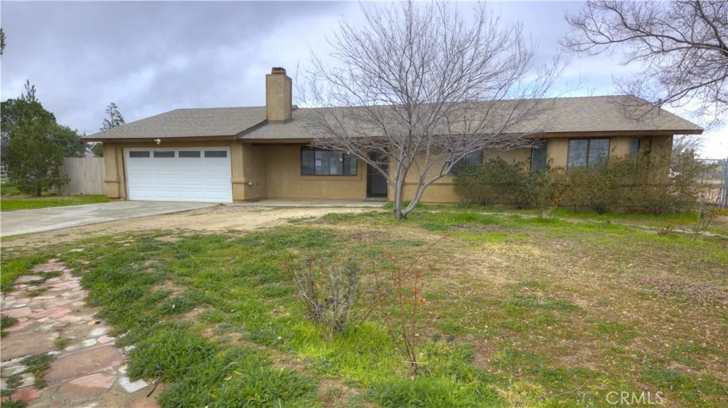 8222 3rd Avenue, Hesperia, California 92345 home-pic-1