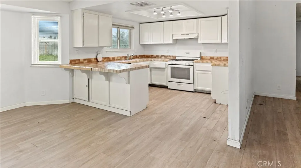 8222 3rd Avenue, Hesperia, California 92345 home-pic-15