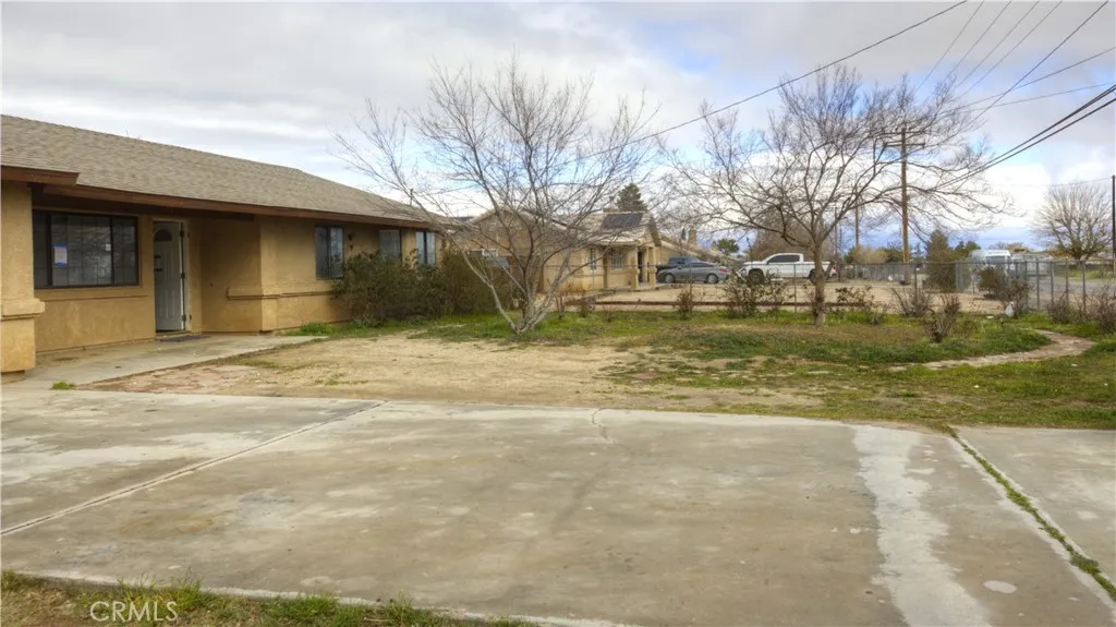 8222 3rd Avenue, Hesperia, California 92345 home-pic-2