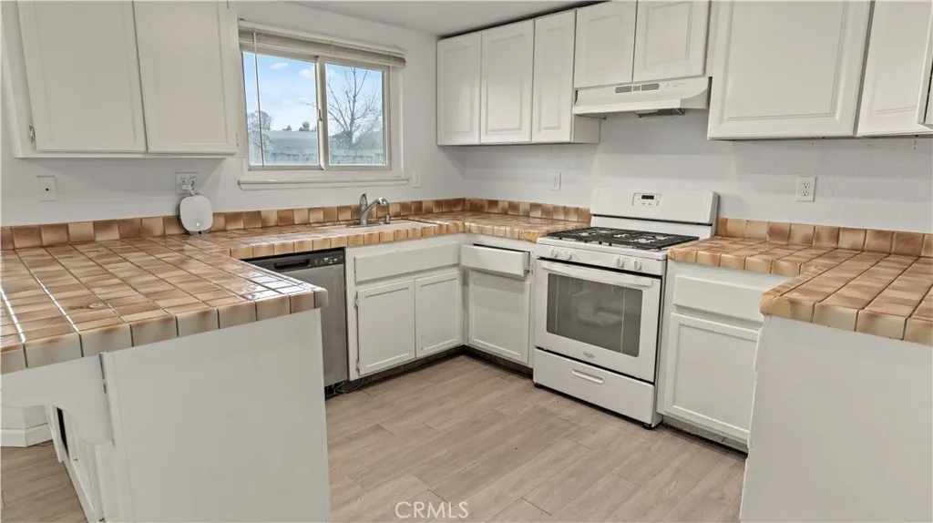 8222 3rd Avenue, Hesperia, California 92345 home-pic-14