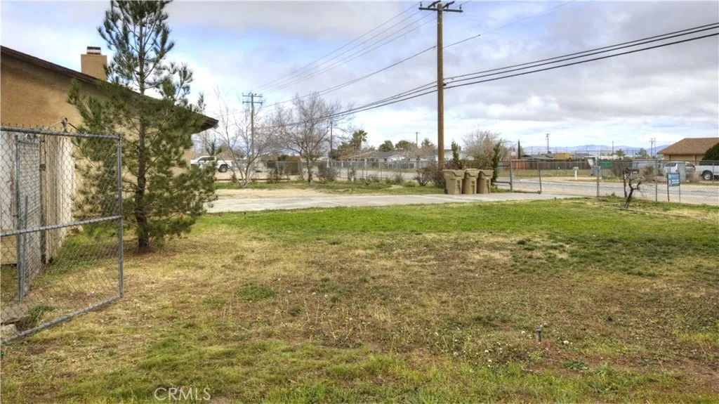 8222 3rd Avenue, Hesperia, California 92345 home-pic-4