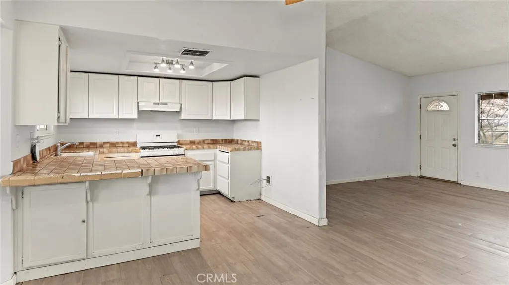 8222 3rd Avenue, Hesperia, California 92345 home-pic-13