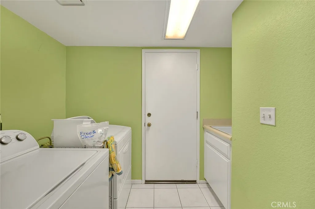 1435 Lookout Court, Upland, California 91784 home-pic-23