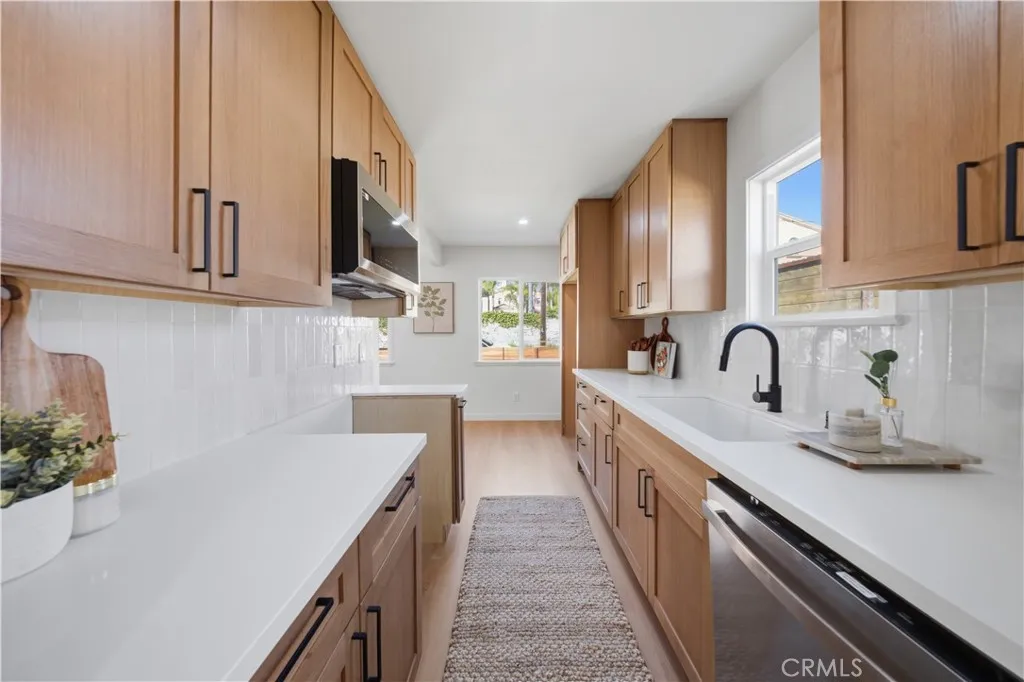 806 W 219th Street, Torrance, California 90502 home-pic-10