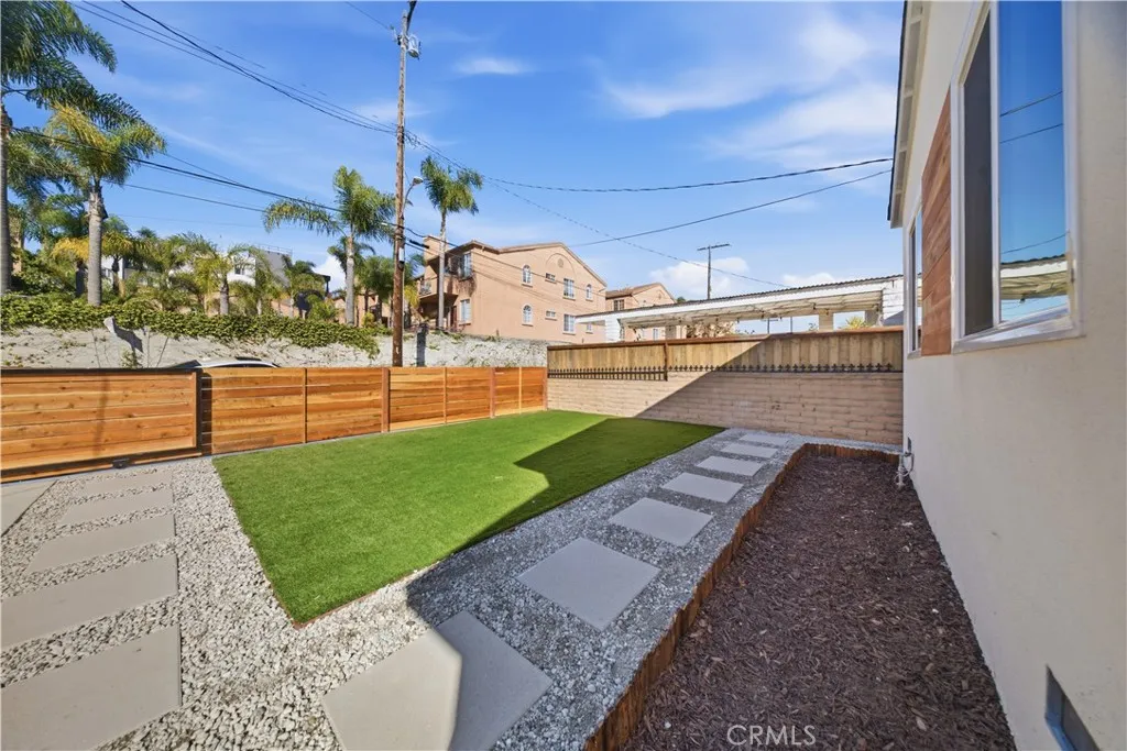 806 W 219th Street, Torrance, California 90502 home-pic-3