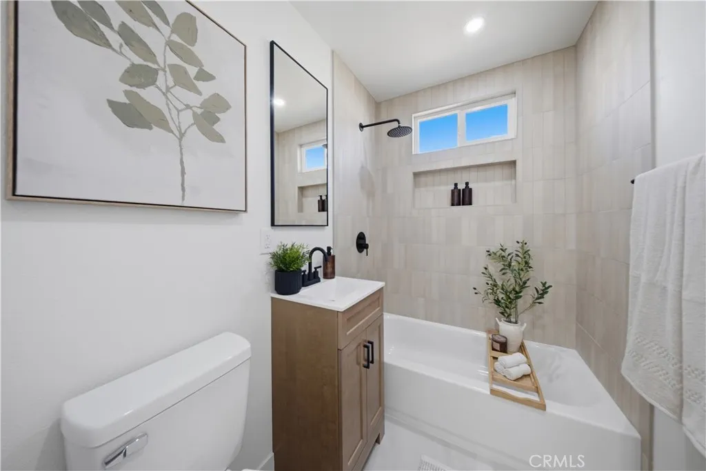 806 W 219th Street, Torrance, California 90502 home-pic-16