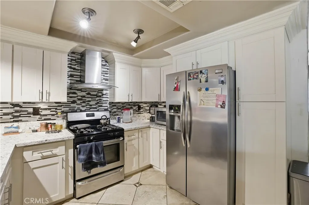 15572 Riverside Street, Hesperia, California 92345 home-pic-9