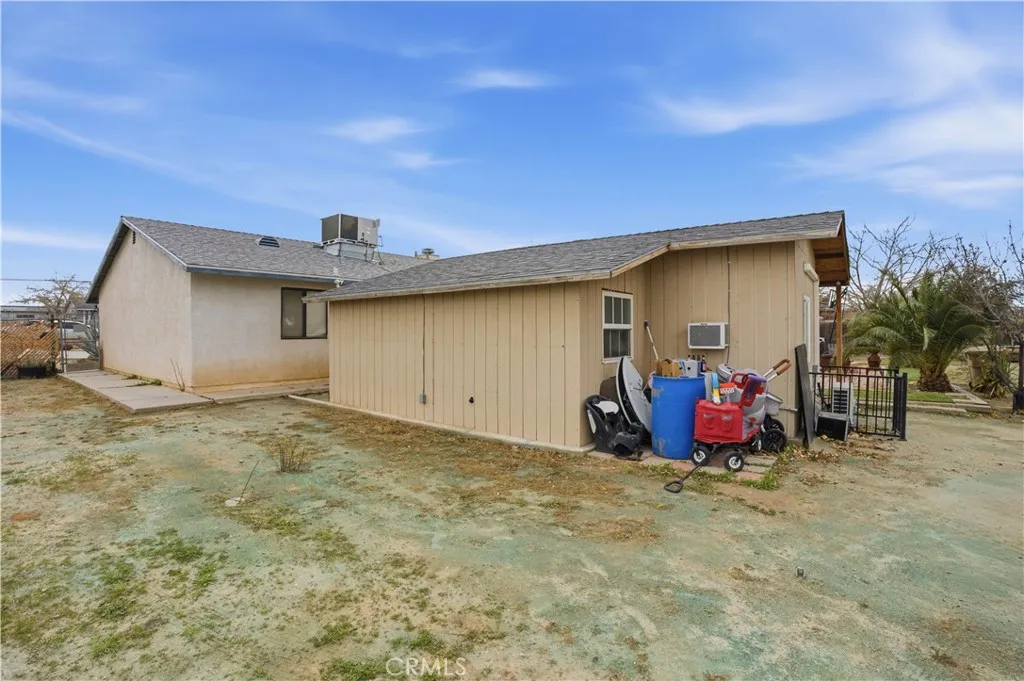 15572 Riverside Street, Hesperia, California 92345 home-pic-42