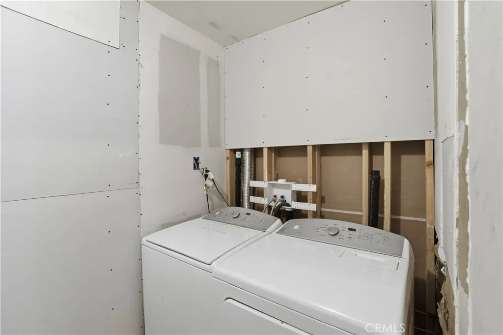 15572 Riverside Street, Hesperia, California 92345 home-pic-25