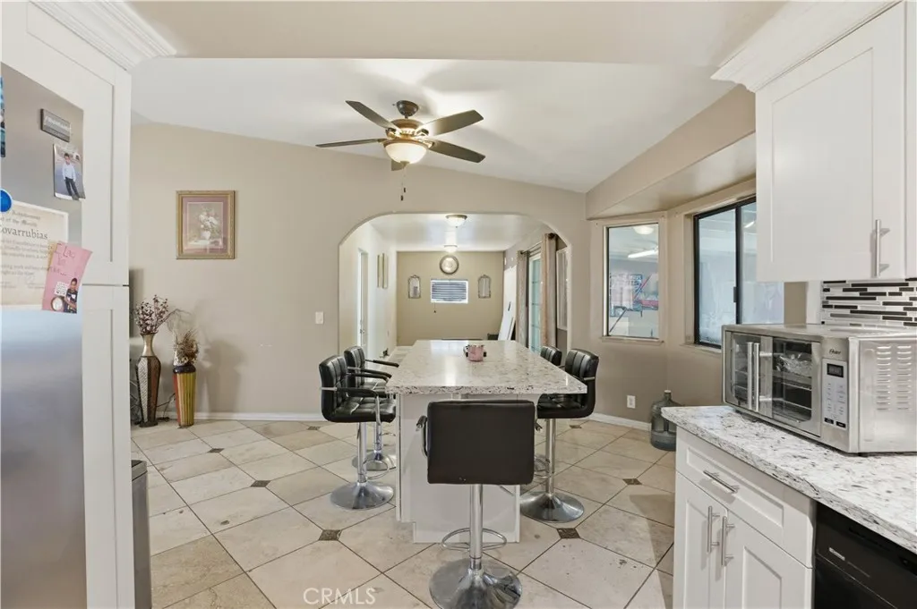 15572 Riverside Street, Hesperia, California 92345 home-pic-10