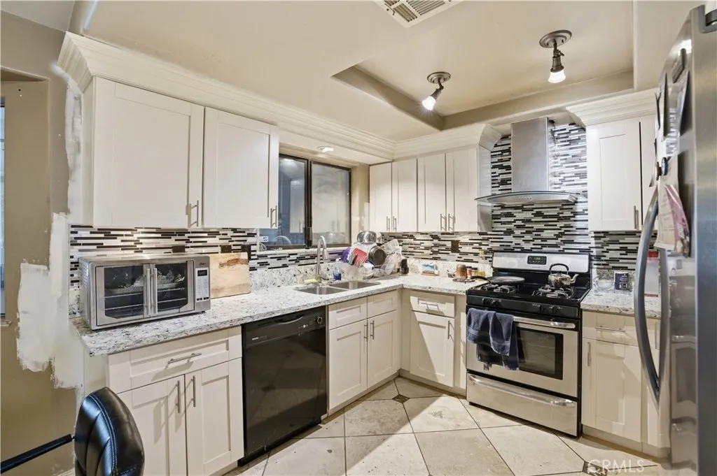 15572 Riverside Street, Hesperia, California 92345 home-pic-8