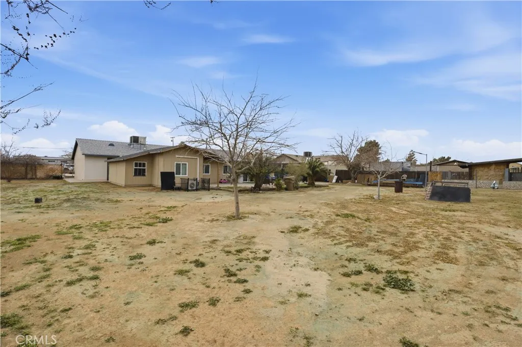 15572 Riverside Street, Hesperia, California 92345 home-pic-39