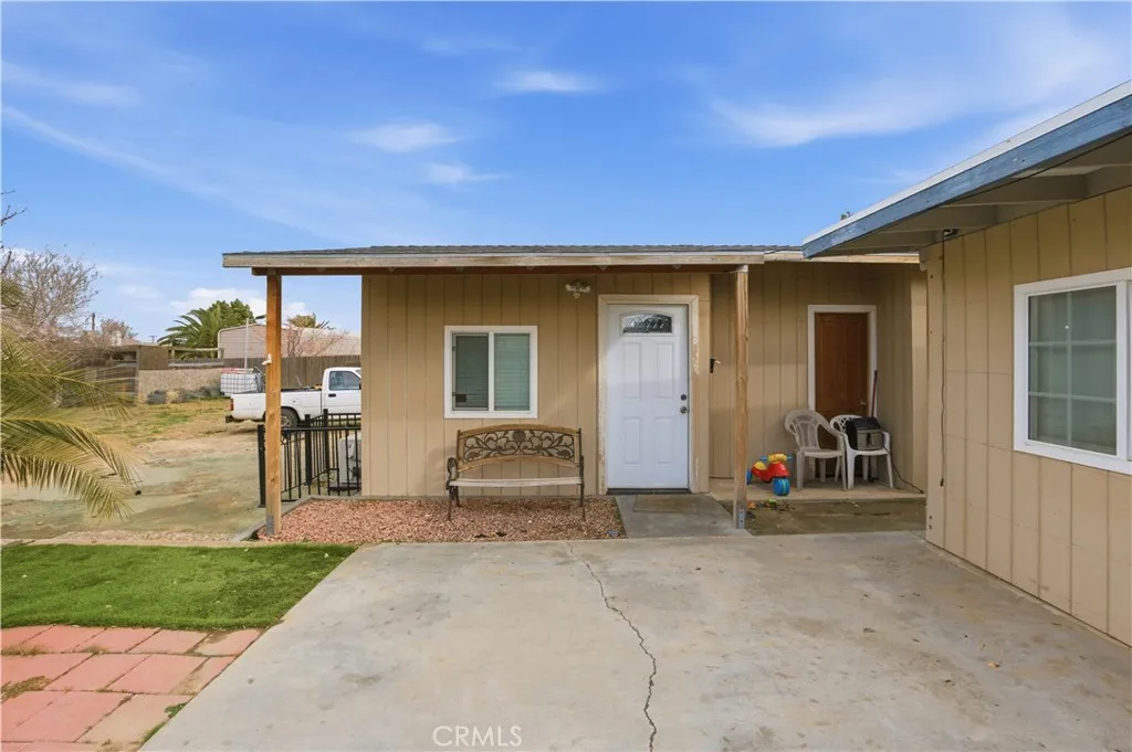 15572 Riverside Street, Hesperia, California 92345 home-pic-27