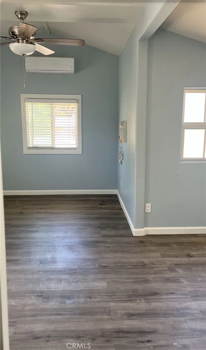 15572 Riverside Street, Hesperia, California 92345 home-pic-33