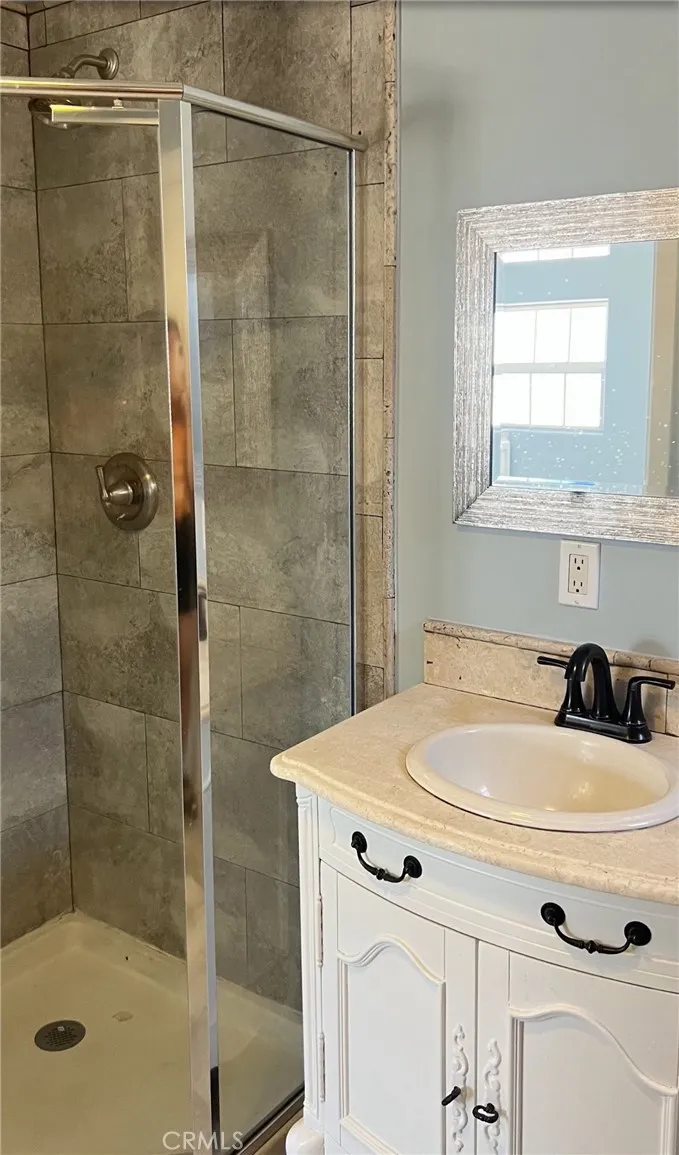 15572 Riverside Street, Hesperia, California 92345 home-pic-32