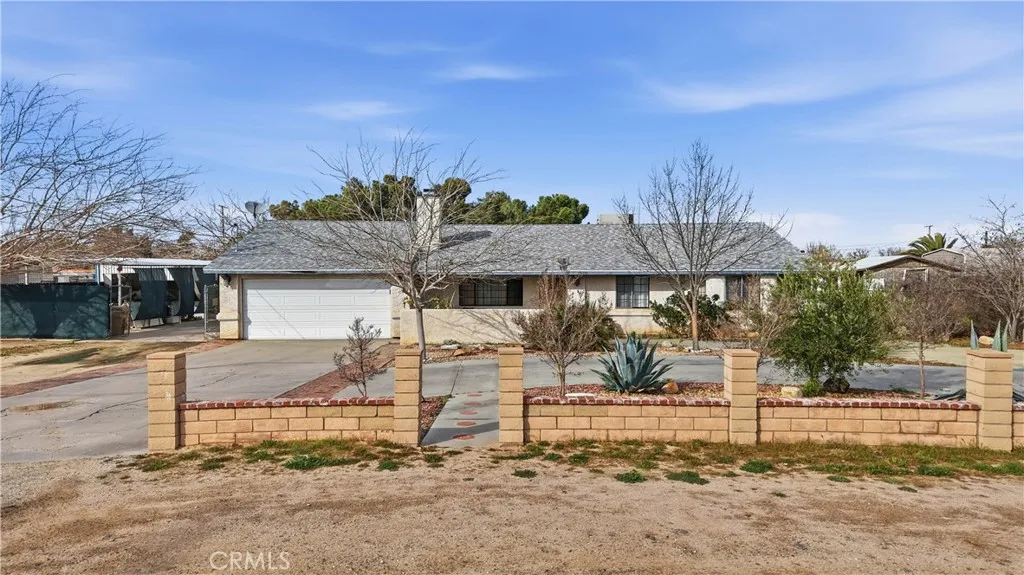 15572 Riverside Street, Hesperia, California 92345 home-pic-1
