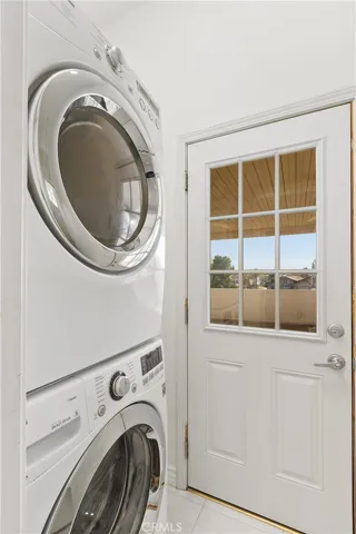 Convenient indoor laundry with washer and dryer included