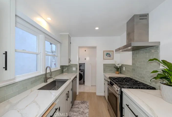 83 63rd Place, Long Beach, California 90803