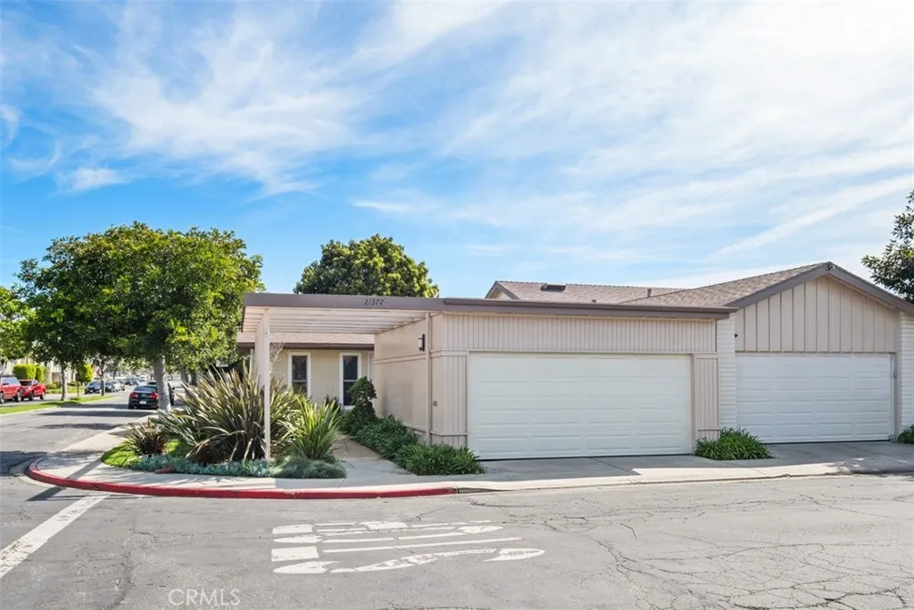 21372 Green Cove, Huntington Beach, California 92646 home-pic-1