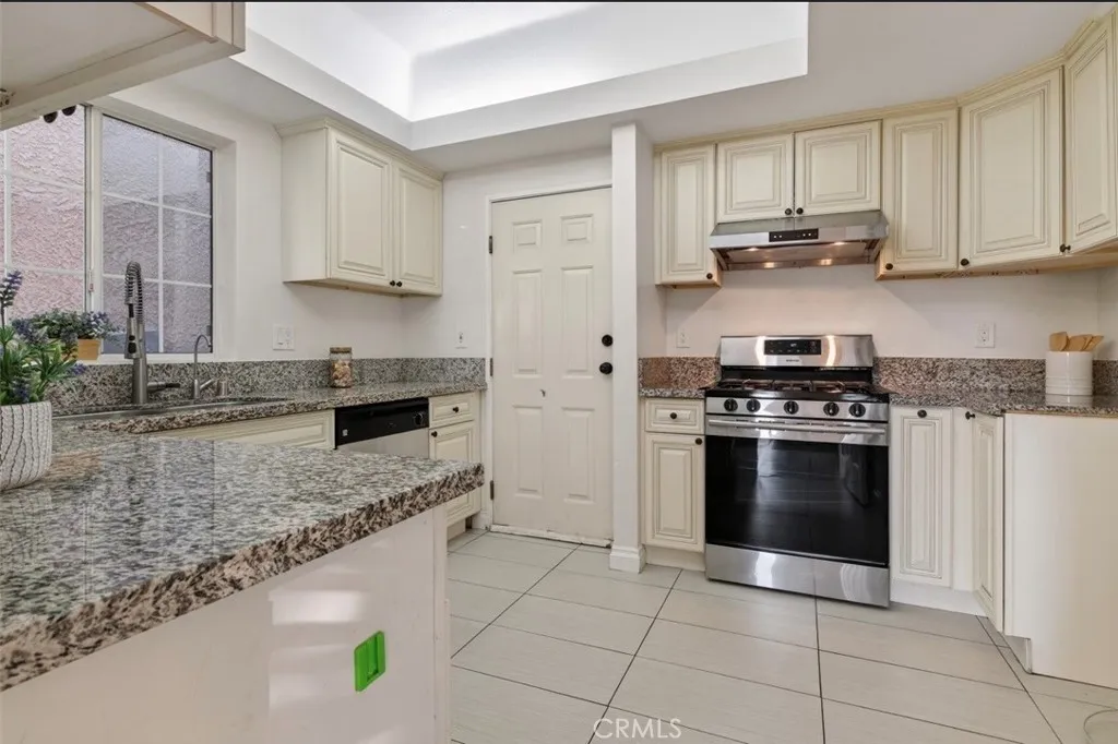 1521 Rose Court 26, West Covina, California 91791 home-pic-8