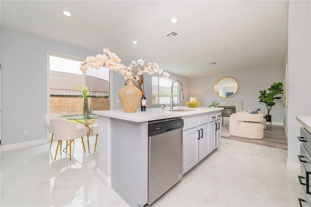 6749 Rico Court, Eastvale, California 92880 home-pic-13