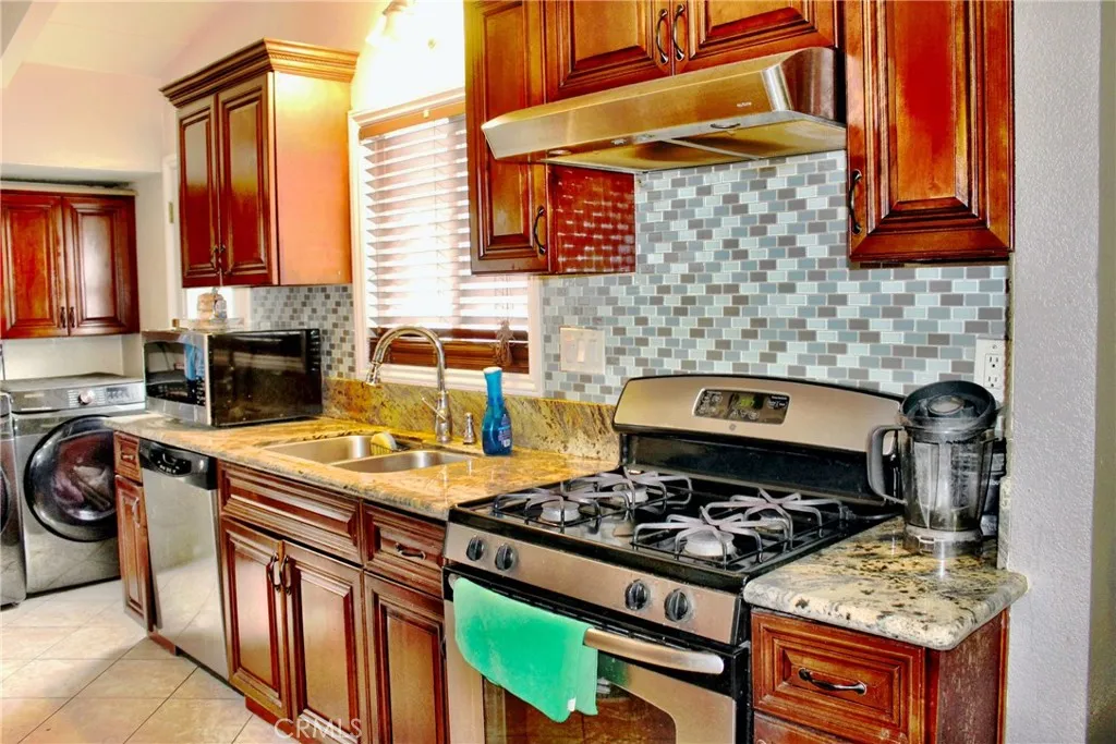 1825 Tedmar Avenue, Anaheim, California 92804 home-pic-11