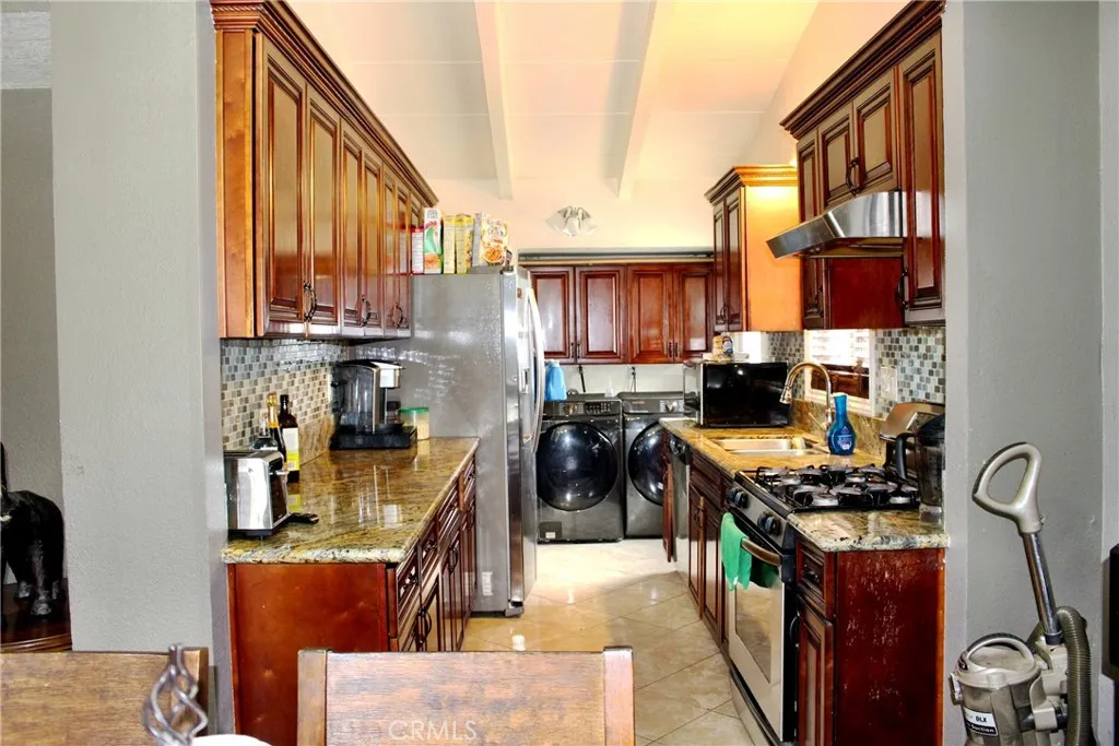 1825 Tedmar Avenue, Anaheim, California 92804 home-pic-13