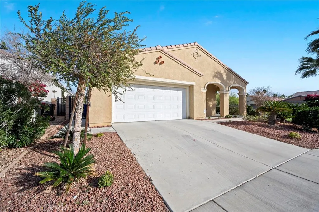 3720 Jasper Trail, Palm Springs, California 92262 home-pic-2