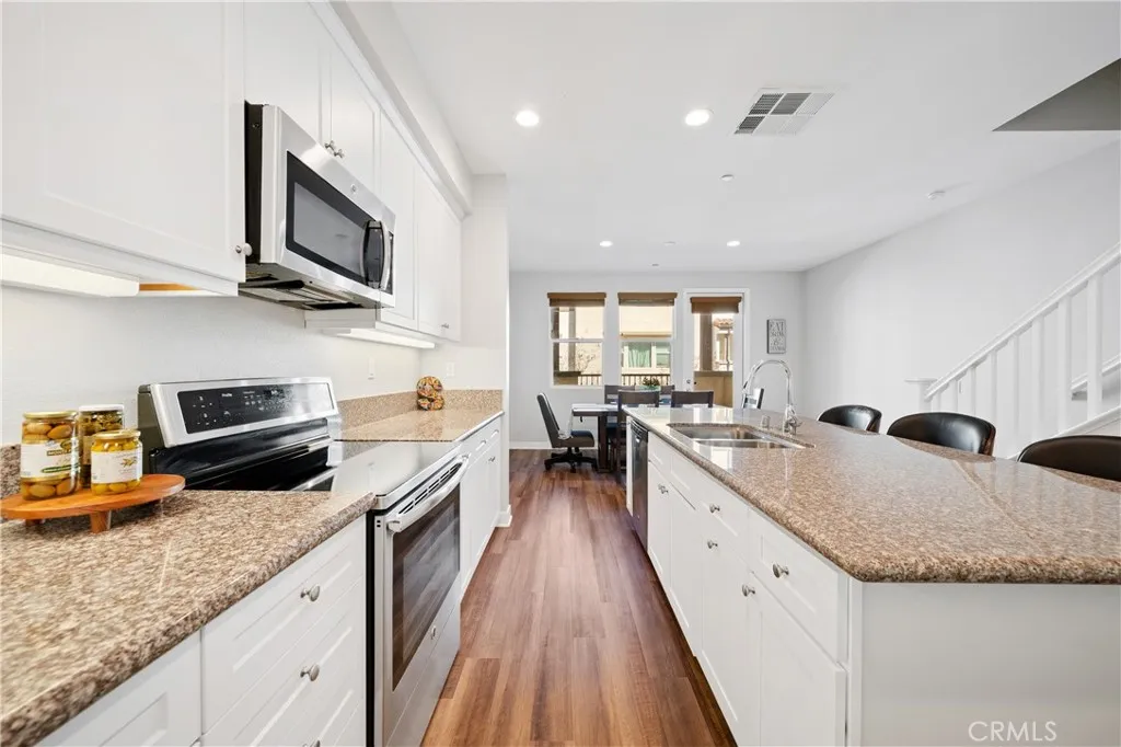 619 W Foothills Blvd 53, Glendora, California 91741 home-pic-11