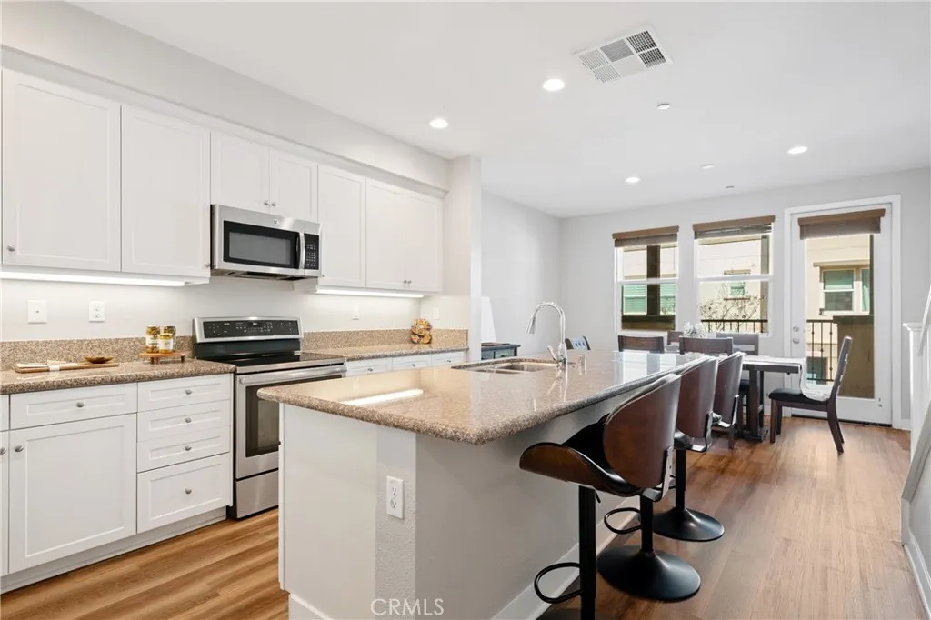 619 W Foothills Blvd 53, Glendora, California 91741 home-pic-13