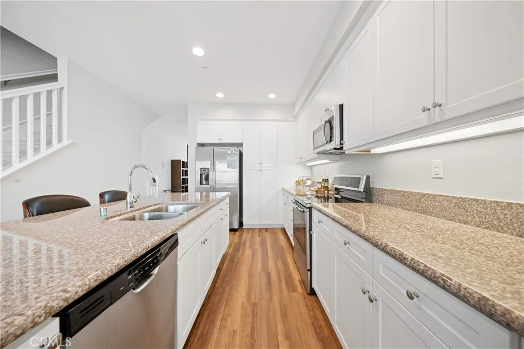 619 W Foothills Blvd 53, Glendora, California 91741 home-pic-10