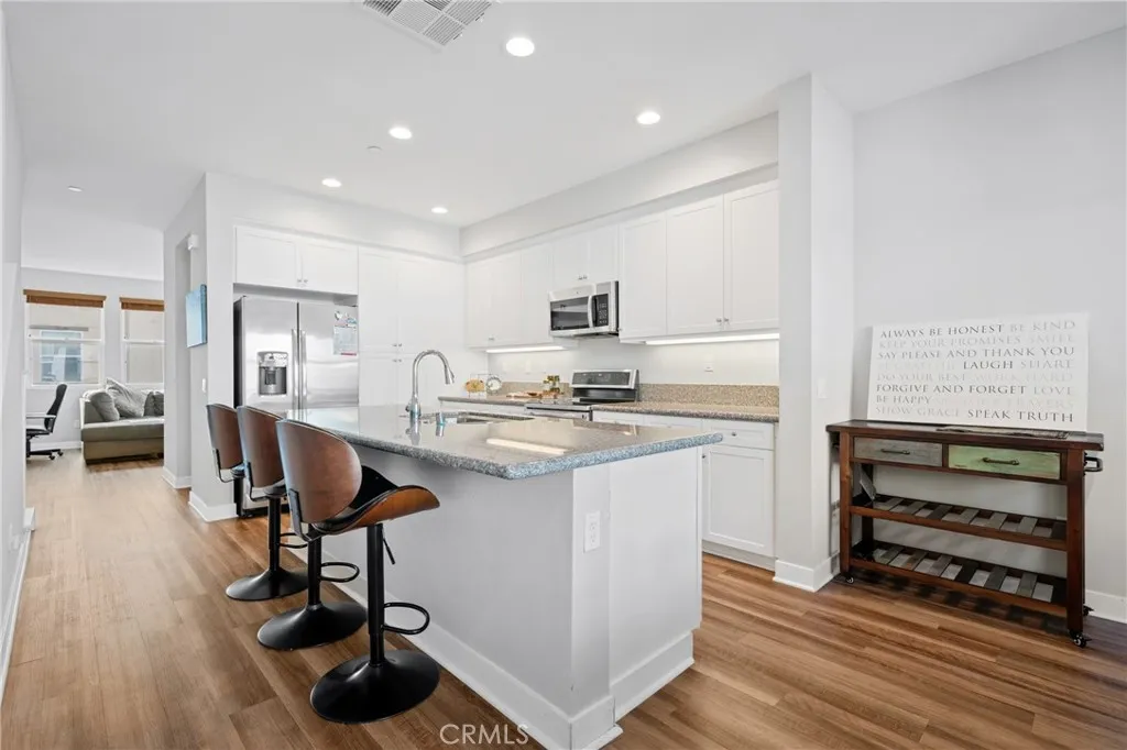 619 W Foothills Blvd 53, Glendora, California 91741 home-pic-12
