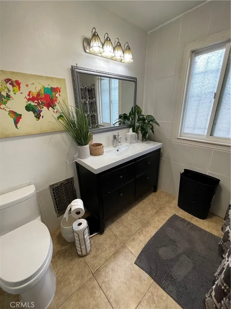 2851 Lancer, Pomona, California 91768 home-pic-16