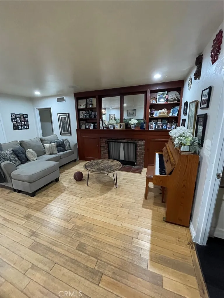 2851 Lancer, Pomona, California 91768 home-pic-5