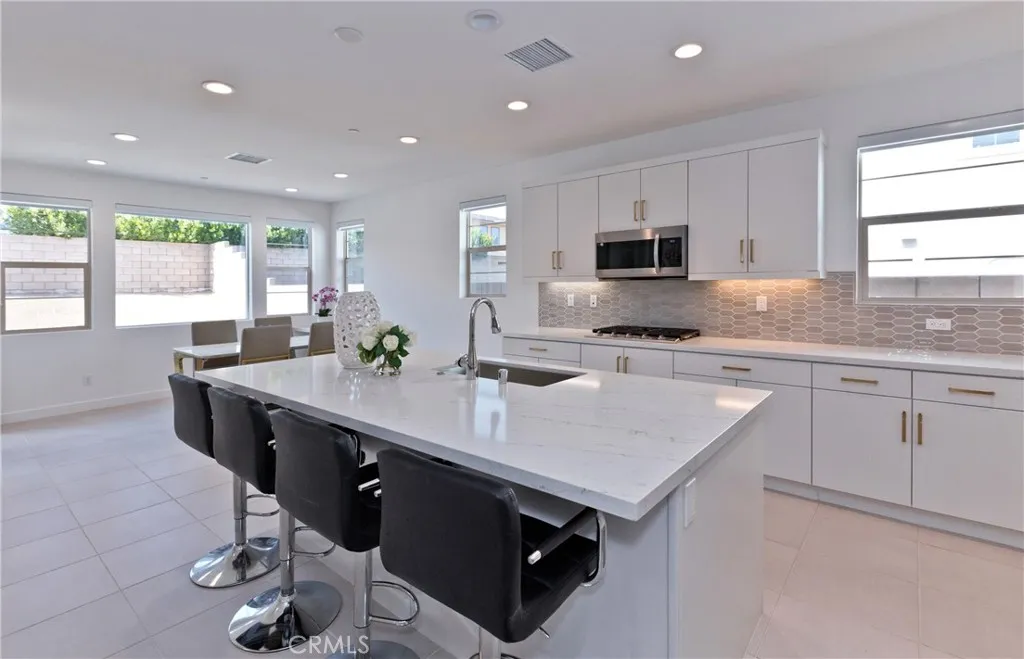 36017 Wallace St, Palm Desert, California 92211 home-pic-17